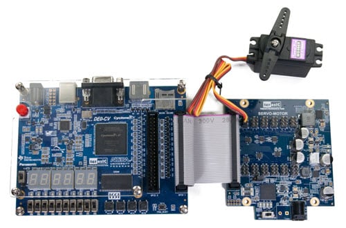 Servo Motor Kit connected to DE0-CV Board